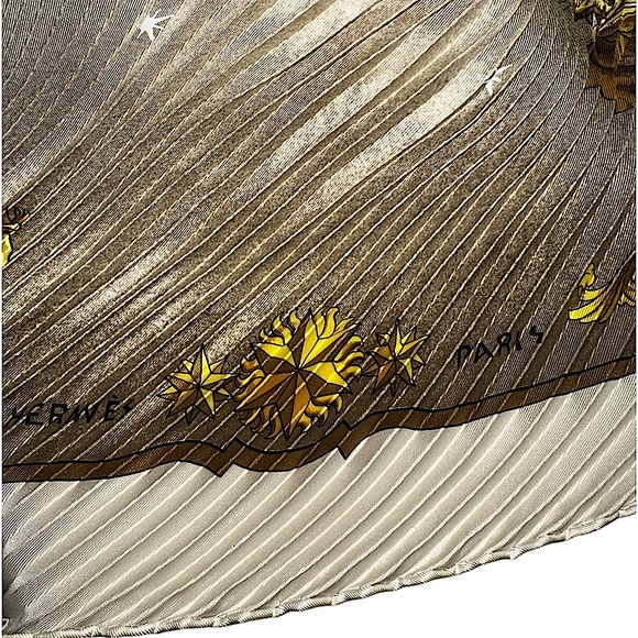 HERMÈS COSMOS Pleats Carre Silk 100% Scarf W/Box - Picture 6 of 14